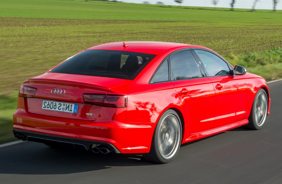 Замена аккумулятора Audi S6