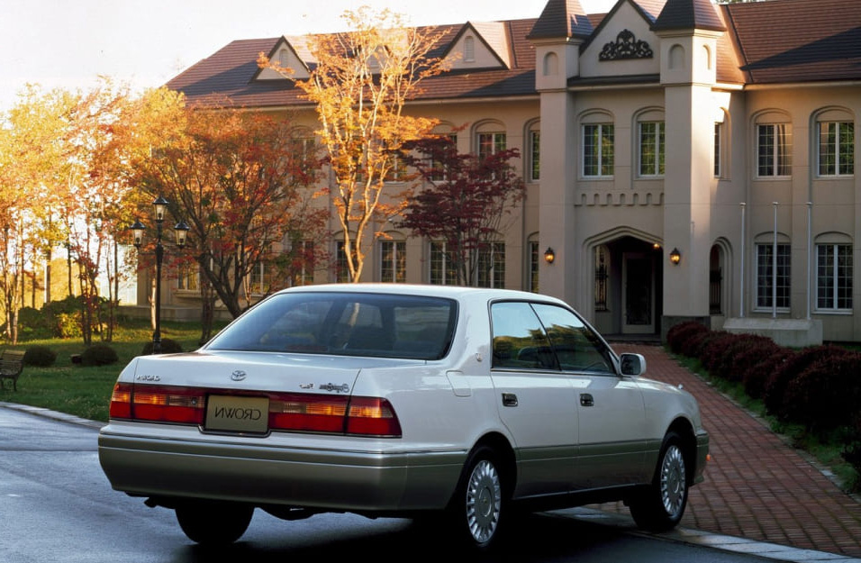 Замена аккумулятора Toyota Crown